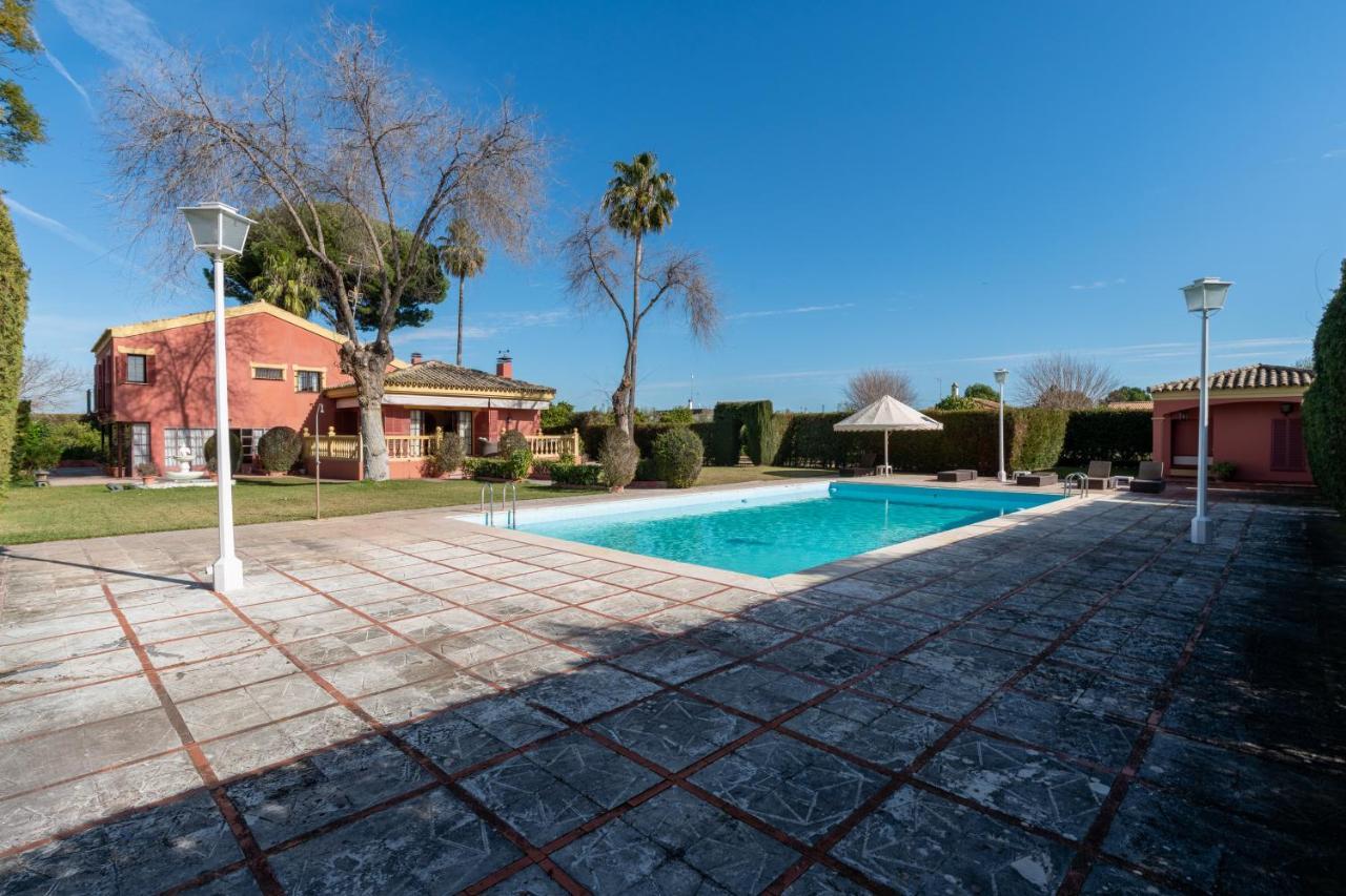 Villa Lucrecia Moron de la Frontera Bagian luar foto