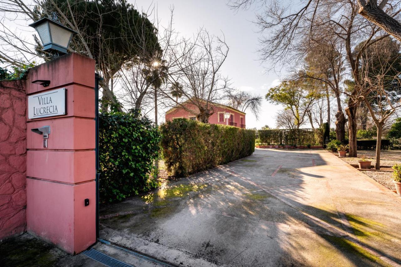 Villa Lucrecia Moron de la Frontera Bagian luar foto