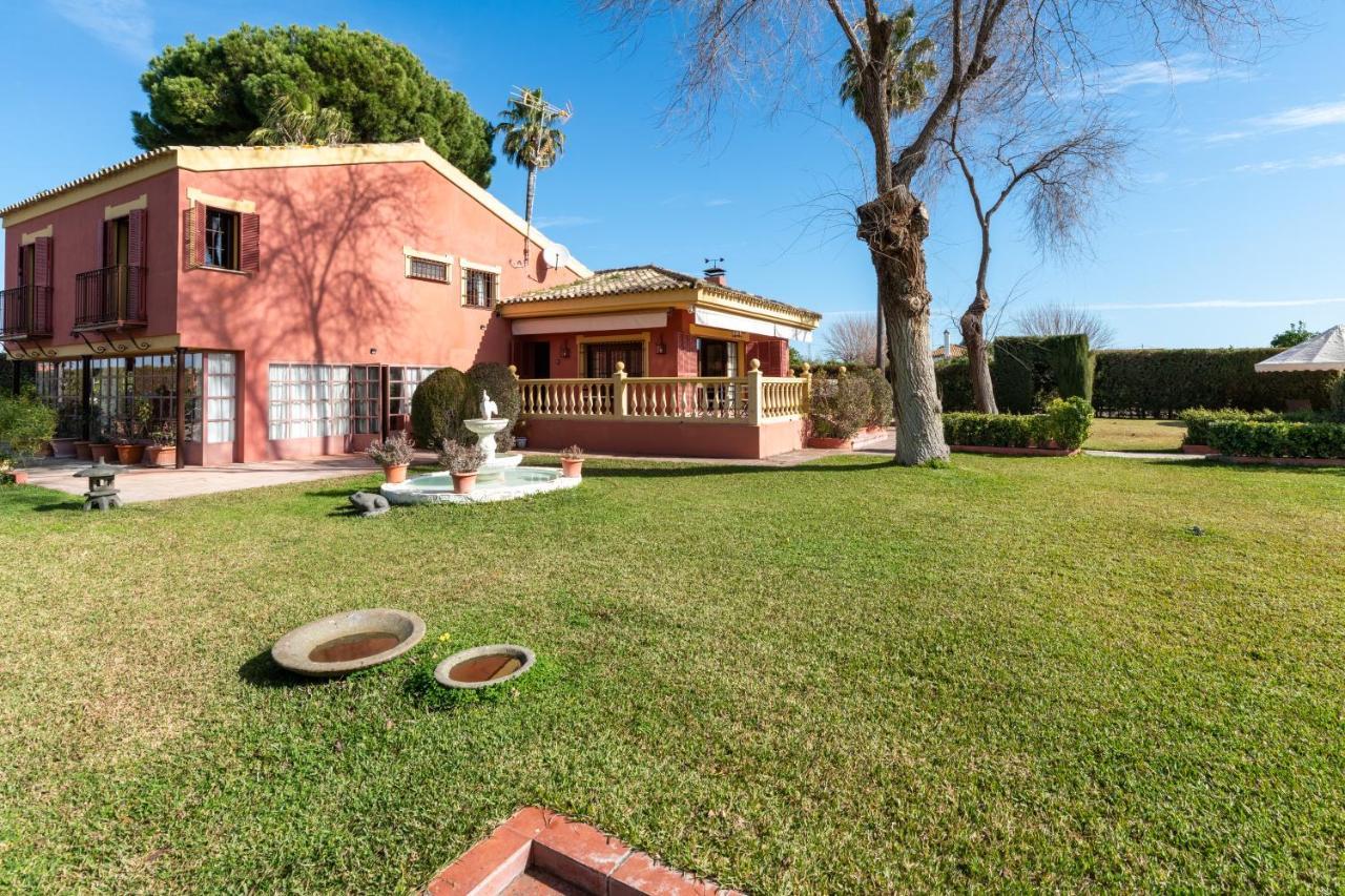 Villa Lucrecia Moron de la Frontera Bagian luar foto