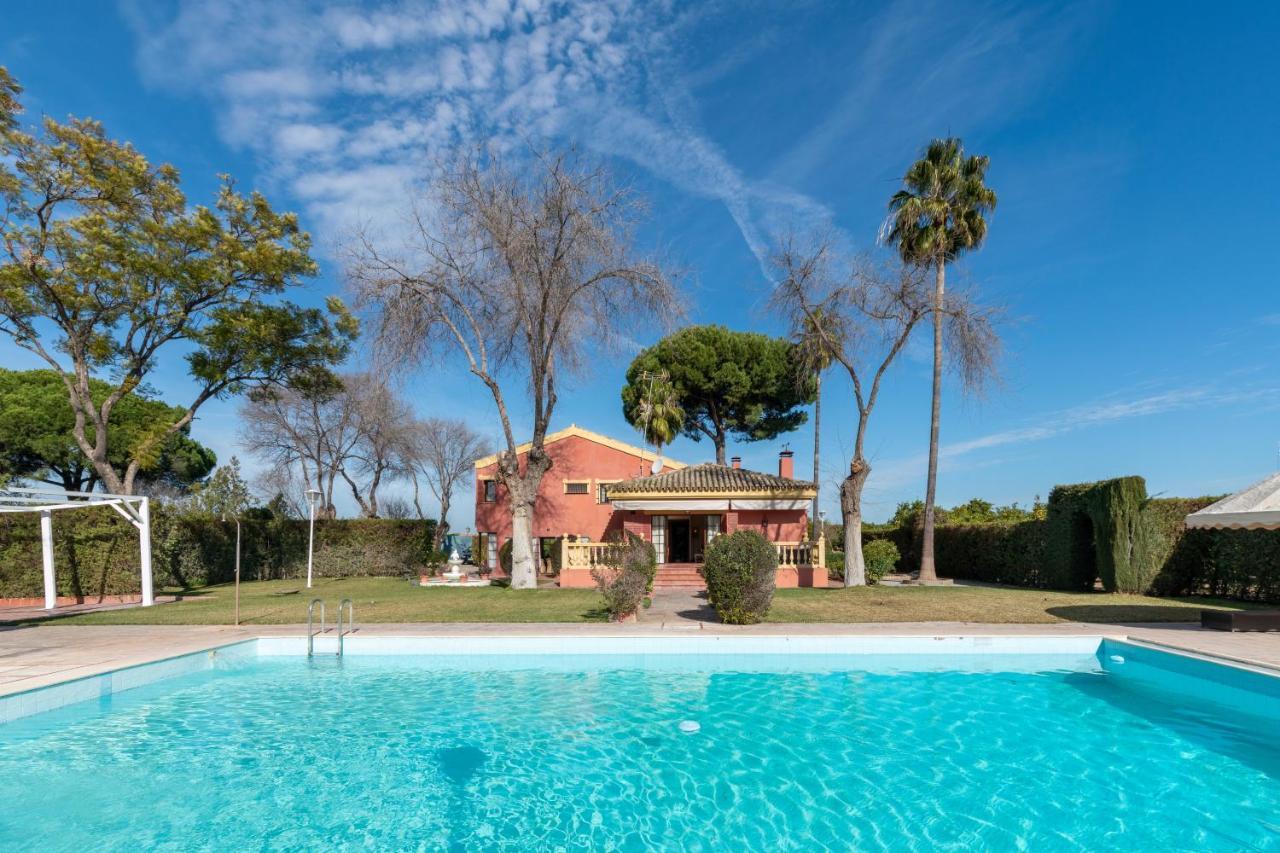 Villa Lucrecia Moron de la Frontera Bagian luar foto